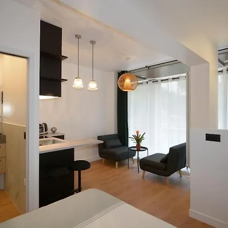 Nation - Fully Equiped Flat With Air Conditioning